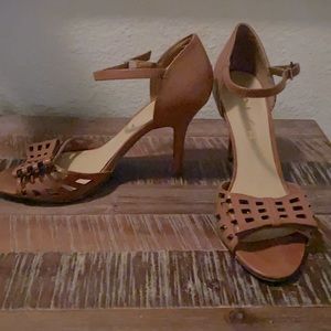 Light brown 2 1/2 inch open toe heels